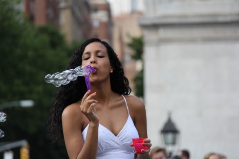 Burbujas en Washington Square Park
